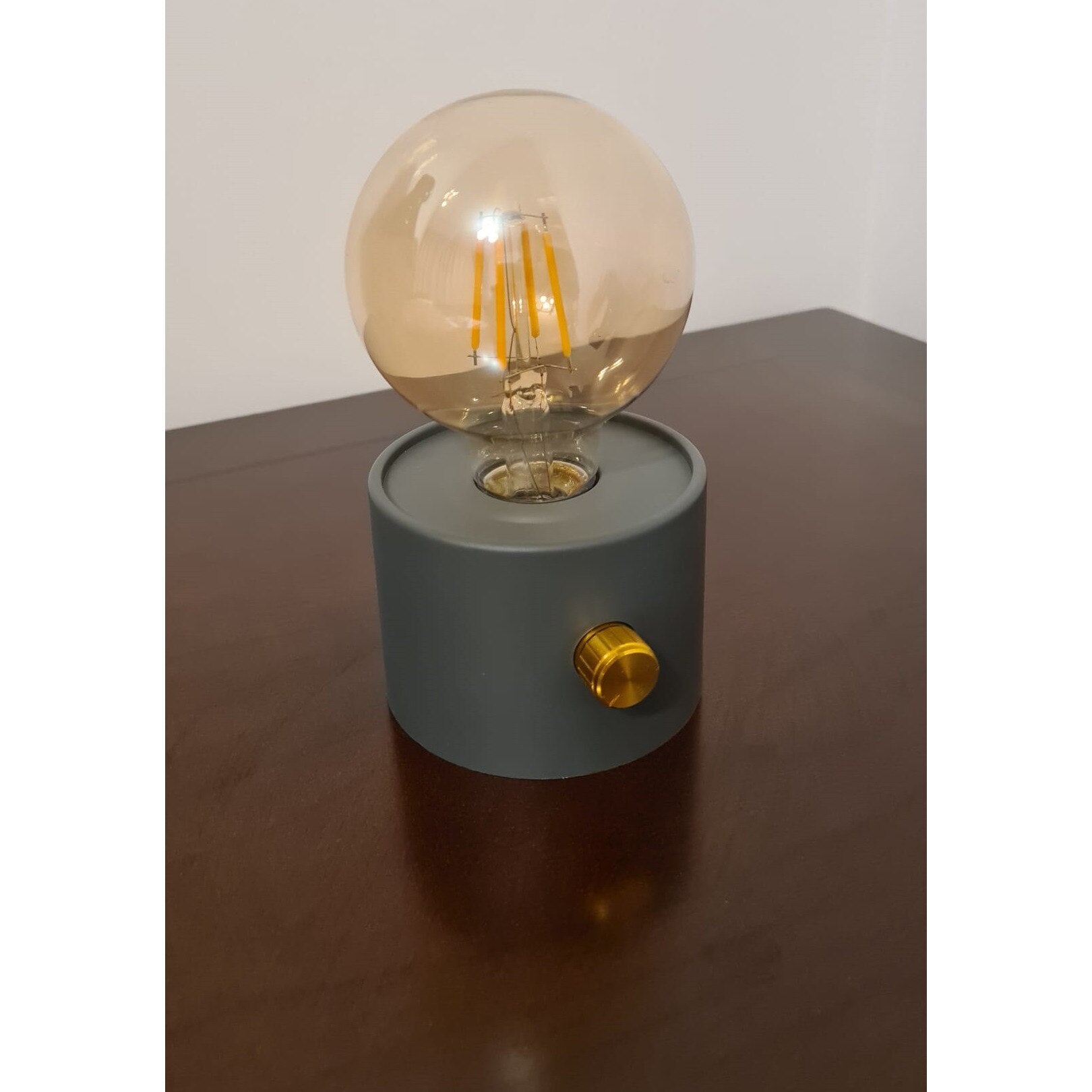 Mini Veioza decorativa, Bec Retro Lumina Calda, Intensitate reglabila, Alimentare 3 x Baterii tip AA (neincluse) PromotiiZilnice